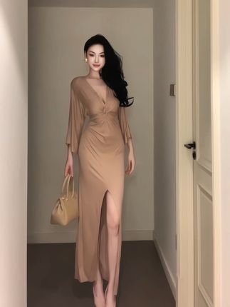 纯欲天花板 #辣妹穿搭 #约会穿搭 #裙子控 #收腰连衣裙 #小性感