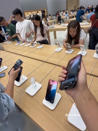 给你的iPhone简单的套一个边框支架壳,简直不要太清 还原苹果手机原本设计美感#苹果手机壳