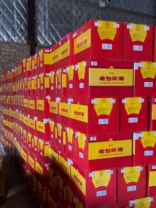 #仓库实拍 #强烈推荐 #供应链 42度醇柔老白汾酒