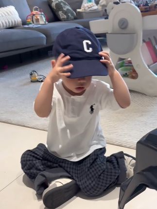 上天不会照顾所有人 所以创造了母亲 我不是无所不能 但为了你 我无所畏惧#宝妈情感共鸣 #带娃日常 #你的萌娃穿搭博主已上线 #童装穿搭