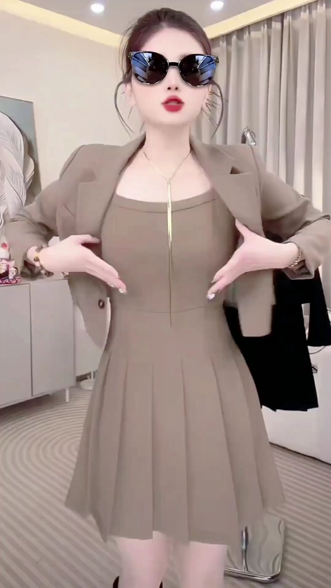 秋季新款,短款西装连衣裙#减龄显瘦穿搭 #通勤搭配 #气质女神穿搭 #新款分享 !