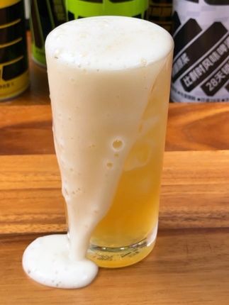 28天短保质期鲜啤,马不停蹄,只为一口新鲜。#夏日特饮 #啤酒 #鲜啤精酿