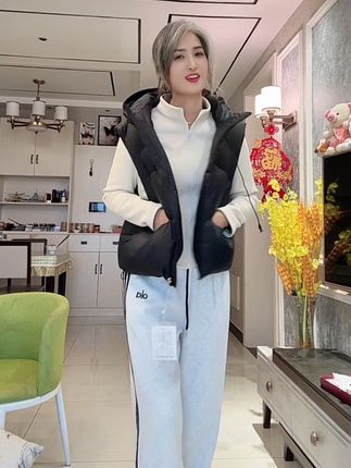 哈哈😂姐妹们,你们要的本来就很美又来了~#穿搭 #马甲