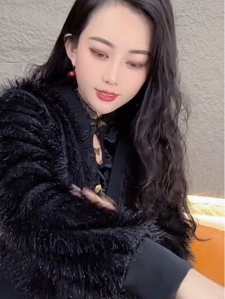 #谁穿谁好看#女神穿搭#时尚百搭@抖音小助手 @DOU+小助手