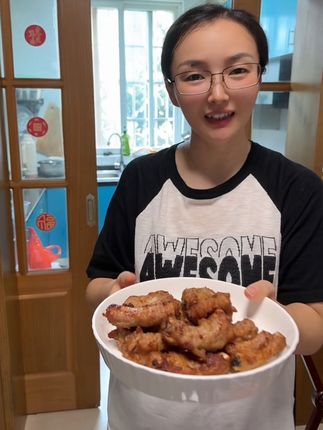 姚二娘蒜香骨真的是好吃,蒜香浓郁,鲜嫩多汁,好吃又划算#太好吃了 #这也太好吃了 #太香啦 #美食 #解馋