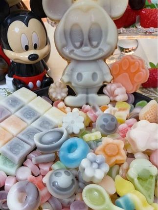 爆浆夹心!果酱的和奶酱的都有!一口咬下去,真的好满足,造型可爱独特,真的好喜欢呀