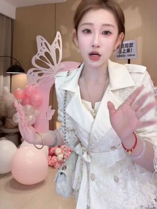 #女装穿搭#蕾丝刺绣风衣套装#休闲洋气套 装#显瘦显白显身材#高级感穿搭