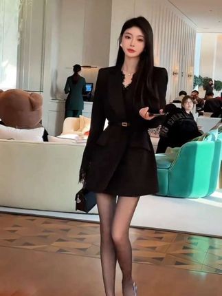 #上热门🔥小西装带蕾丝连衣裙女春秋新款显瘦气质时尚法式重工西服外套#气质穿搭 #蕾丝连衣裙#巨量千川