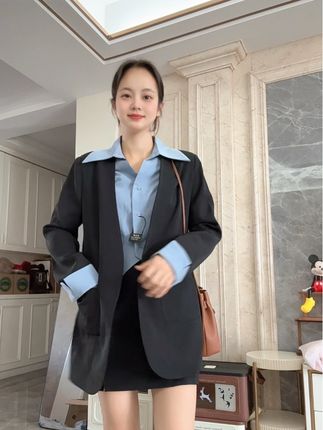 女人不需要很漂亮,有点气质就好,上身气质感满满的西装假两件套装,很显瘦质量也很好#套装#高级感穿搭 #显瘦搭配