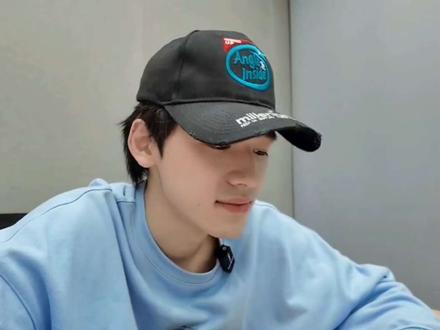 宝宝遇到难回答的问题时就不说话了嘛#宋亚轩#宋亚轩小漂亮 #宋亚轩