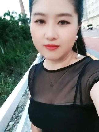 歌老了,姐老了,歌还是当年的歌,姐却不是当年的姐了...#耐看型小姐姐 #经典老歌