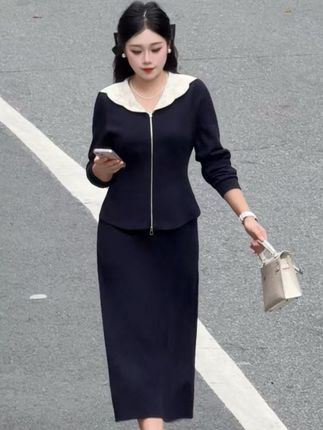 秋季胖mm巨显瘦遮肉大码娃娃领显瘦开衫半身裙两件套#女装搭配 #女装穿搭 #套装两件套 #显瘦穿搭 #修身显瘦