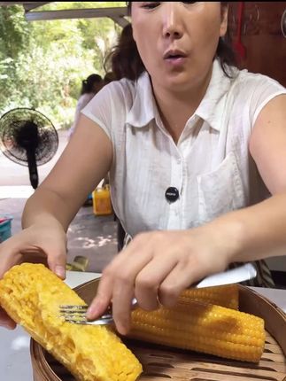 25年头茬新玉米】金箔黄甜糯玉米8大棒#美食 #黄糯玉米 #黄糯玉米棒 #玉米 #太好吃了