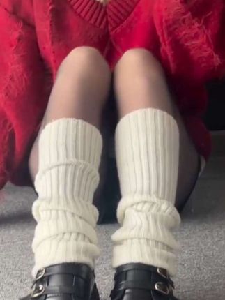 #创作灵感 双针日系袜套袜子女秋冬保暖灰色针织腿套jk中长筒堆堆袜配雪地#堆堆袜套 #保暖穿搭 #好物推荐🔥