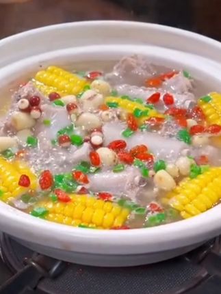 俗话说三伏天不补,入秋就要受苦,三伏天要多给家里的老人小孩炖这个#四神汤 汤鲜味美。#四神汤的做法