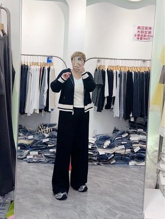 今天新到的套装分享给你们,我穿4XL!#实体店女装 #今日穿搭分享 #服装店日常 #服装店实体店
