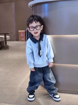 我们都在养一个小时候的自己 以爱的名义宴请小时候的自己 慢慢长大吧我的儿子 这个世界不缺大人 #宝妈情感共鸣 #萌娃穿搭 #高品质童装 #潮童穿搭 #早秋穿搭