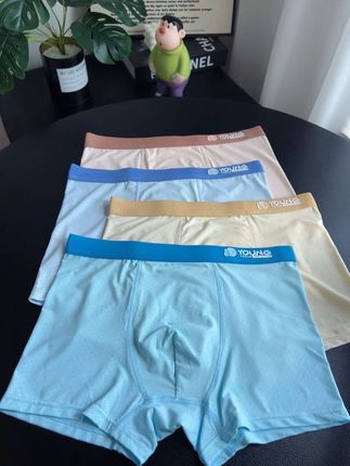 夏天还得是这种冰丝短裤穿着舒服,它是专为发育期青少年设计的版型,一整个冰丝的面料轻薄透气无束缚感,儿子穿一次就爱上#贴身衣物 #青少年短裤 #内裤 #透气舒适
