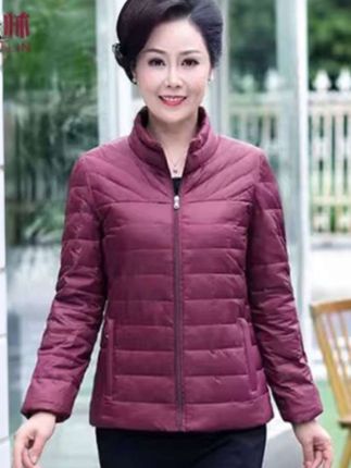 新款中老年轻薄羽绒服#时尚气质穿搭 #这也太好看了 #外套穿搭 #羽绒服内胆#女装时尚穿搭