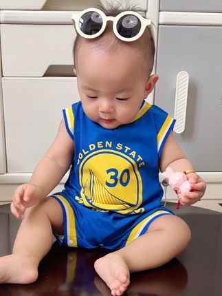 #也太可爱了吧 #墨镜一戴谁也不爱 #人类幼崽 #篮球服 #高品质童装