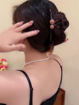 原来抓夹这样用的呀!#手残党也能学会的发型 #美出高级感穿搭 #时尚饰品 #网红发饰 #抓夹教程