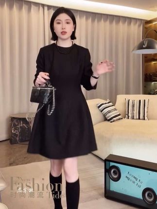 #气质穿搭 #连衣裙 #小黑裙#内搭外穿都好看 #秋冬穿搭