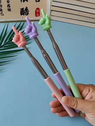 家里有小朋友的一定要备一个这样的指读棒,平时阅读的时候用它就不会造成漏读或者跳读了,而且还是可以伸缩的,用起来很方便,关键价格也不贵,喜欢的赶紧入手吧#指读棒 #指读棒增加了阅读兴趣和专注力 #指读棒太实用了 #伸缩指读棒 #伸缩指读笔