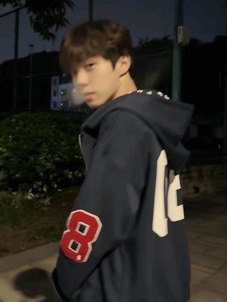 悄悄做个梦给你 又怕做梦梦到你