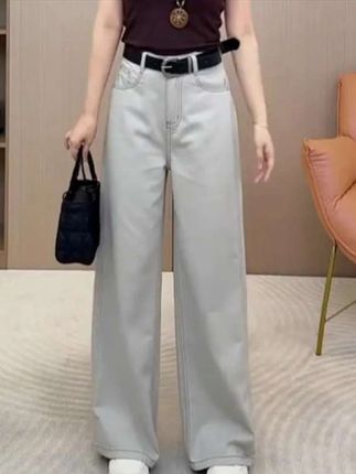 阔腿裤的垂坠感,如诗般流畅,搭配简约手袋,步履间尽显优雅。🌸✨ #纪录美好生活 #日常分享
