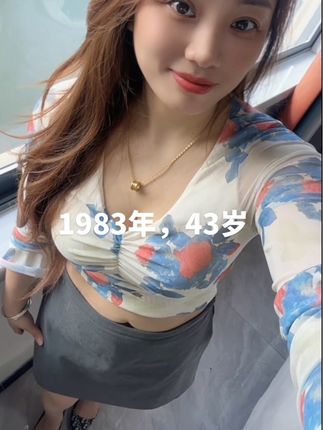“牵挂你的人才会联系你,想念你的人才会打扰你,在乎你的人才会问候你,关心你的人才会惦记你。爱是细节,不爱也是…”#经典老歌 #情人之间的人情 #伤感音乐 #一首歌一个故事