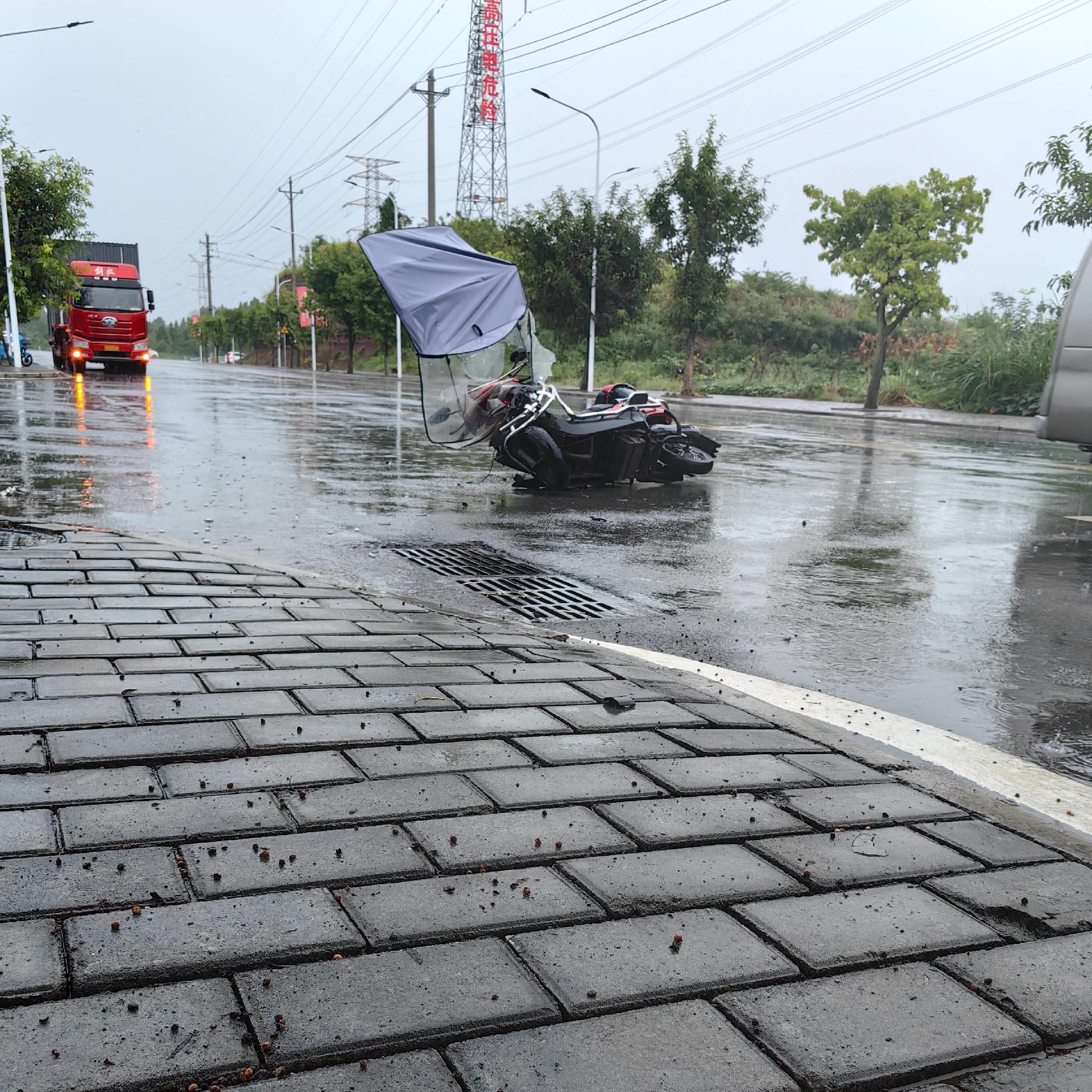 对不起,让你受了那么重的伤,陪伴了我风风雨雨7年小红,没想到以这种方式告别#回忆里的滋味 #那就好好告个别吧
