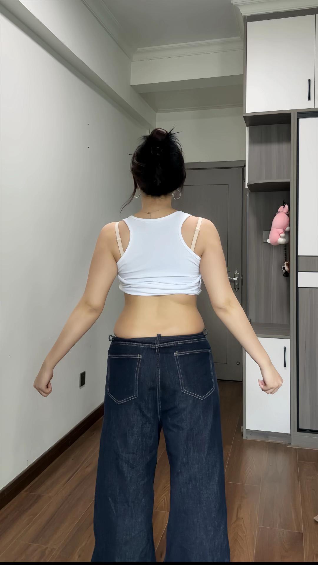 回复 @One two.的评论 #卫衣 #开衫外套 #遮肉显瘦 #修身显瘦 #微胖穿搭