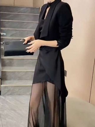 小个子赫本风黑色连衣裙女夏2025新款高级感法式气质显瘦a字裙子#裙子👗 #连衣裙#谁穿谁好看 #显瘦穿搭#穿搭技巧