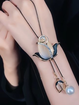 #项链 #郁金香项链 #毛衣链 #钛钢项链 #时尚饰品