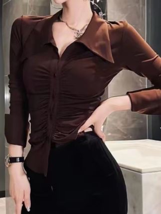 2025秋季新款打底衫修身衬衫洋气女士上衣时尚百搭显瘦网红设计感#爆款热卖中 #好物推荐🔥 #谁穿谁好看 #超便宜超划算 #时尚穿搭