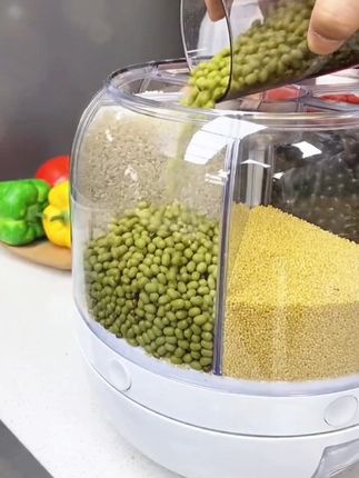 家里有厨房的一定要入手这个杂粮桶,真的太方便了!以前买回来的杂粮就这么往柜子里一堆,不仅乱,还容易生虫。这个是八格的设计,一格一物,不仅看着整齐,密封性也很好,防霉防潮,而且容量也很大