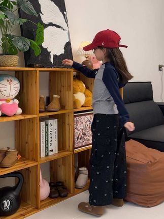 不分昼夜带娃的日子 或许崩溃或者难堪 但我们总要相信 所有的美好都在路上  别想太多好好带娃 也许日子过着过着就会有答案 努力走着走着就会有温柔的着落 每一个妈妈都很棒” #高品质童装 #今日穿搭 #潮酷穿搭 #新衣服可以治愈各种不开心 #小众穿搭