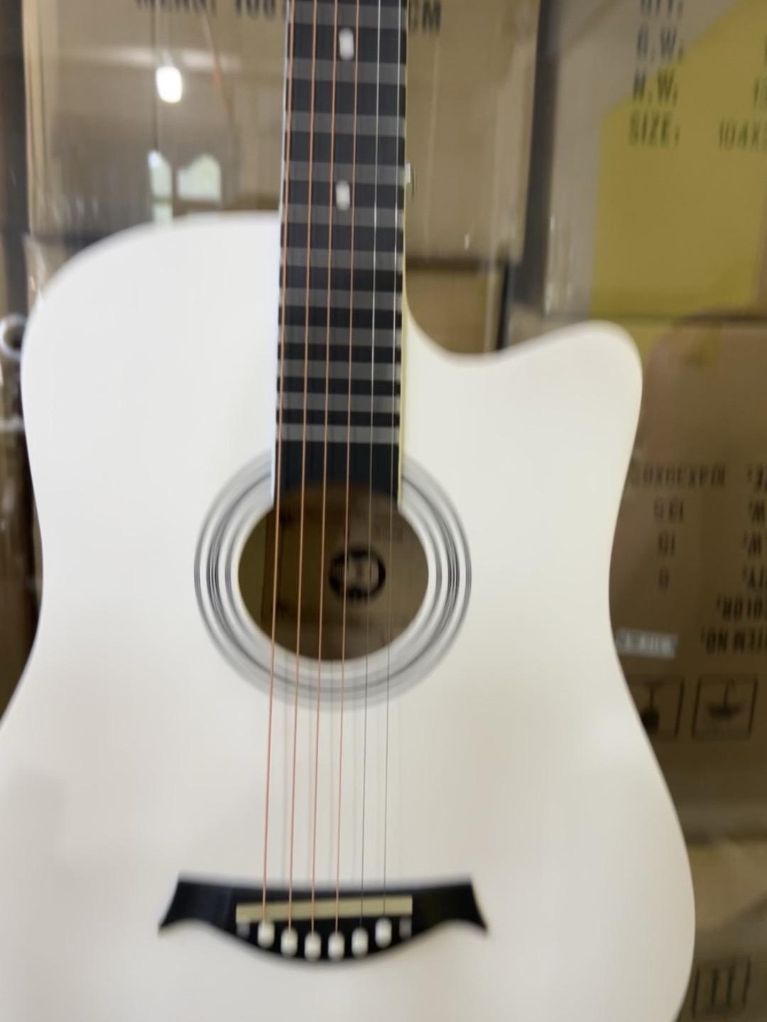 买吉他送教学,快来呀 #吉他初学者 #原创视频 #吉他入门 #推荐性价比吉他 #乐器吉他