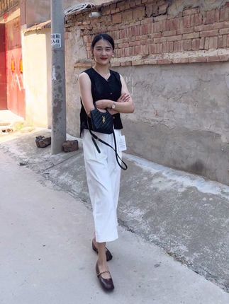 “新鲜感真好 信息秒回 语气温柔,说到做到 错了会低头 没错也会哄”#夏天穿搭 #农村姑娘