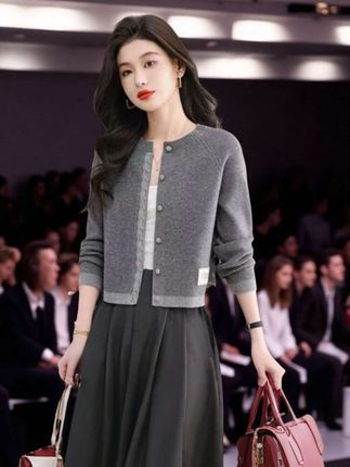 #动感模特画面 #女性穿搭 #减龄气质 #时尚减龄穿搭 #气质穿搭