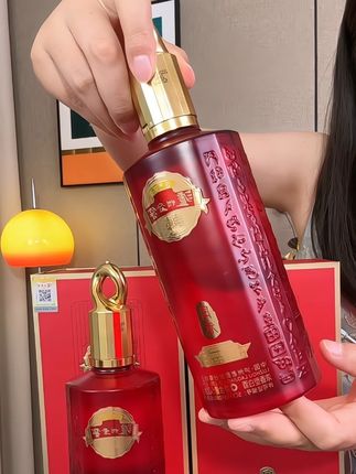 泸州老窖宝卷浓香型白酒酒香浓郁,入口绵柔回味悠长#泸州老窖#浓香型白酒#好酒推荐#白酒#纯粮食酿造