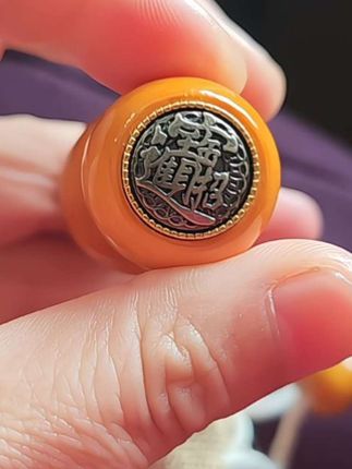 实心桃木葫芦绕指柔党狂喜!五五肚饱满不硌手,镶口+可旋转转盘太懂新手,转起来丝滑不卡壳,5cm尺寸握感刚好,盘玩练手超顺手,越转越解压#葫芦 #绕指柔 #招财进宝葫芦 #盘玩