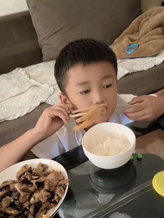 好久没和家人们分享三只爪爪,今天来分享一下链接挂在左下角,放心的拍