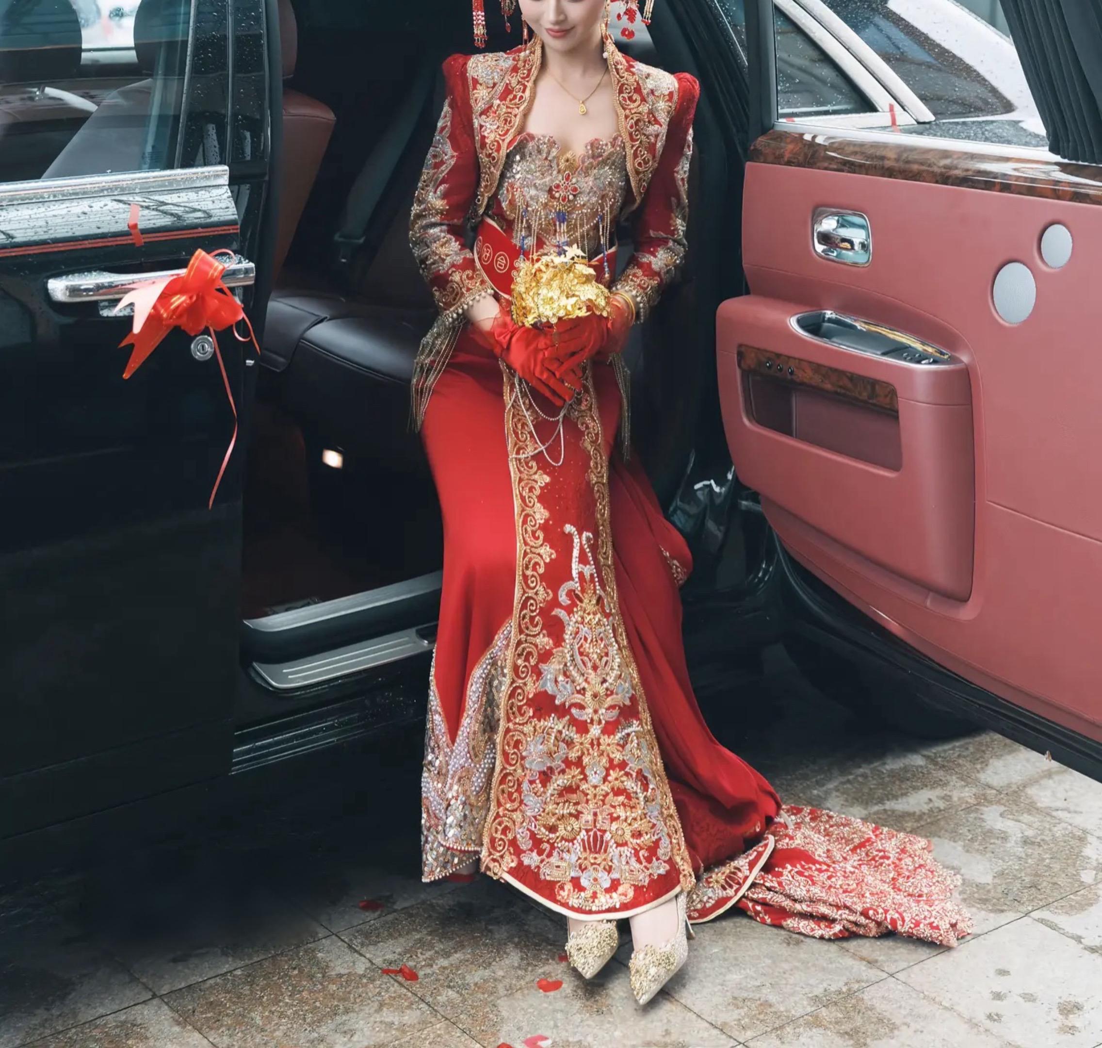 要是结婚能收到一双这样的高跟鞋我是真的会感动到哭的🥹#婚鞋 #美鞋推荐 #尖头高跟鞋 #美鞋分享 #轻奢女鞋