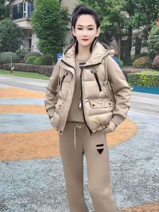 2024秋冬加绒加厚新款马甲卫衣套装女宽松大码气质遮肉简约三件套#时尚洋气#显瘦显气质#谁穿谁美