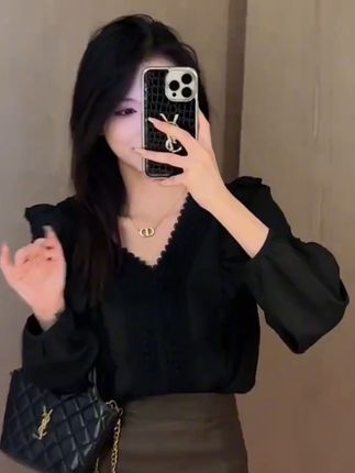 设计感长袖衬衫女早秋新款法式气质荷叶边蕾丝拼接V领别致上衣潮