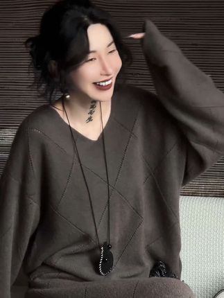 冬天怎么能少得了披肩呢?? #墟生美学 #小众穿搭 #披肩#配饰分享 #冬季必备