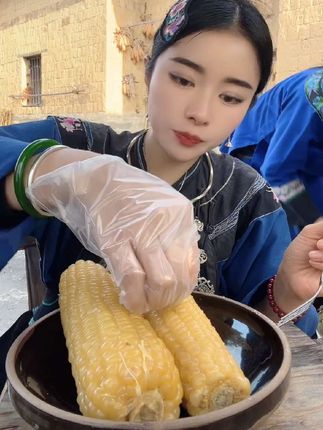 阿美推荐【试吃俩根】东北白糯玉米真空包装一整箱大棒低脂代餐单根#玉米 #白糯玉米 #嘎嘎好吃 @DOU+小助手 @DOU+上热门 @抖音创作小助手 @抖音小助手