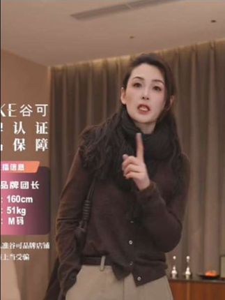 #弯刀裤 #休闲长裤 #百搭又显瘦 #简约穿搭 #高级感穿搭