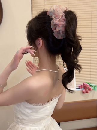 天气热就戴轻薄网纱花朵抓夹,上头精致又好看#美出高级感 #发饰头饰 #抓夹用法 #夏日清凉发型